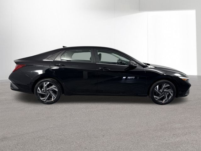 New 2025 Hyundai Elantra Hybrid For Sale in Indianapolis, IN