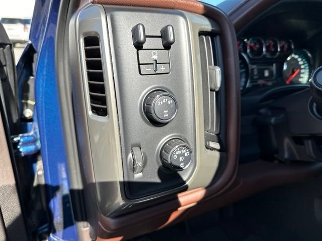 2018 Chevrolet Silverado 2500HD High Country 31