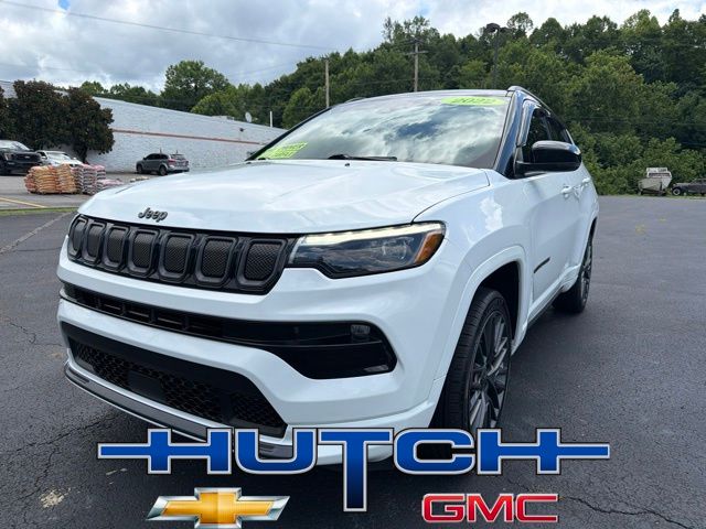 Bright White Clearcoat 2022 Jeep Compass SUV / Crossover Four-Wheel Drive 9-Speed Automatic