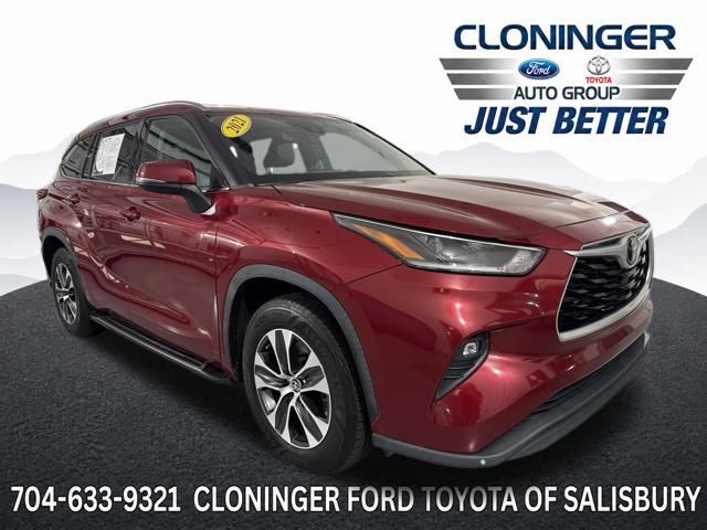 Red (Ruby Flare Pearl) 2021 Toyota Highlander SUV / Crossover Front-Wheel Drive 8-Speed Automatic