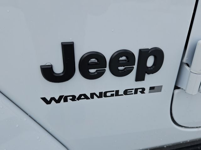 New 2026 White/off-white Jeep Sahara image 27