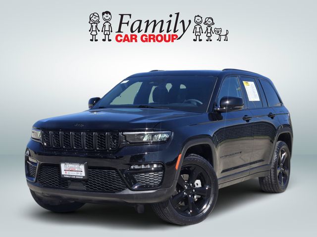 Diamond Black Crystal Pearlcoat 2025 Jeep Grand Cherokee SUV / Crossover Four-Wheel Drive 8-Speed Automatic