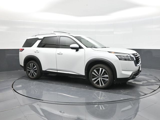Used 2025 Nissan Pathfinder SUV