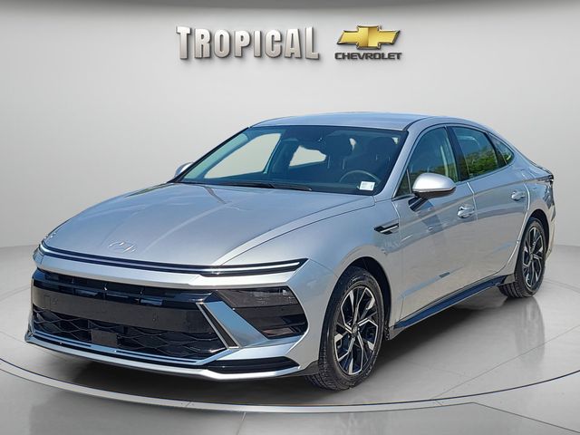 Aero Silver 2025 Hyundai Sonata Sedan Front-Wheel Drive 8-Speed Automatic