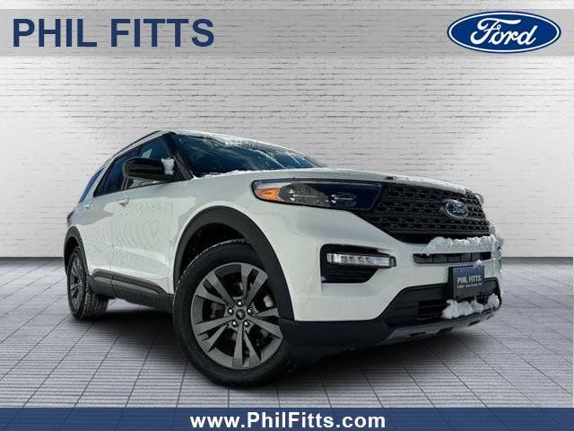 White Metallic 2022 Ford Explorer SUV / Crossover All-Wheel Drive Automatic