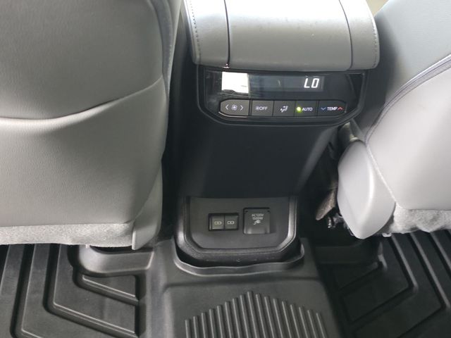 Used 2024 Toyota Highlander Hybrid SUV