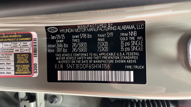 Used 2025 Sage Gray Hyundai Limited image 27