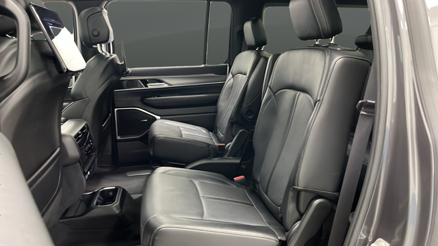 Used 2024 Baltic Gray Metallic Clearcoat Jeep Series II image 23