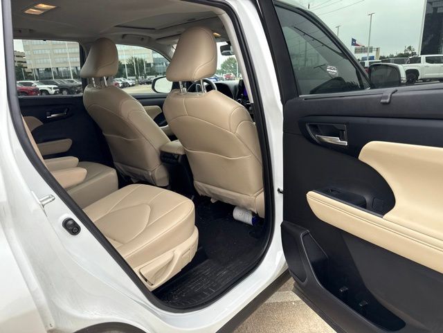2024 Toyota Highlander XLE Beige at Bayway Cadillac Southwest