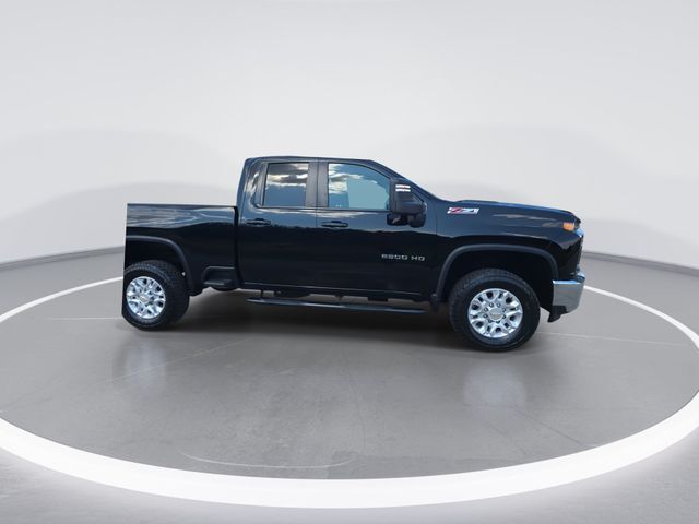 Used 2021 Mosaic Black Metallic Chevrolet LT image 9