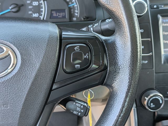 2015 Toyota Camry - Image 20