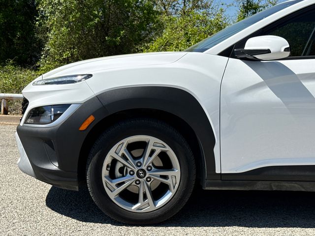 Used 2023 White Hyundai SEL image 5