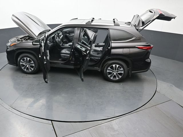 2022 Toyota Highlander XLE 52