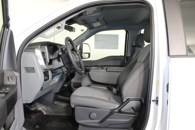 2025 Ford F-350SD XL photo