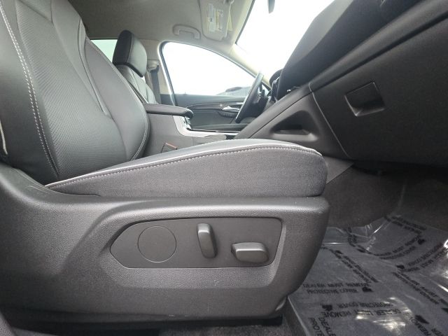 2023 Buick Envision Essence:C02556