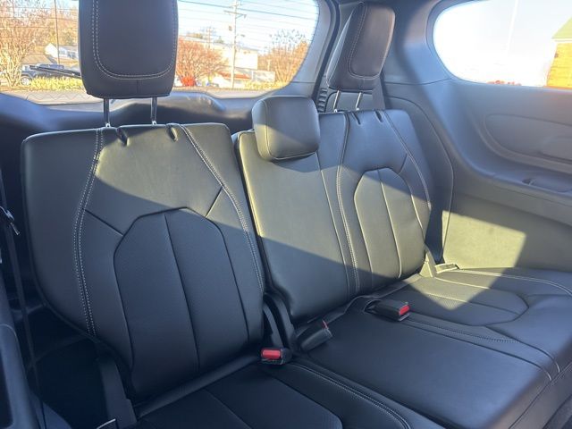 New 2026 Silver Chrysler Select image 12