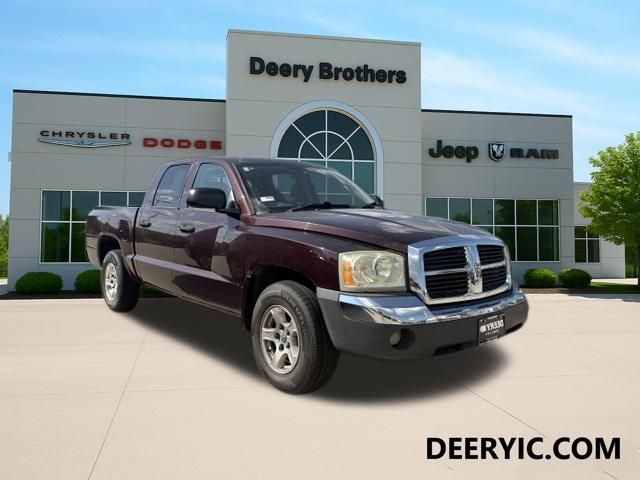 Deep Molten Red Pearl 2005 Dodge Dakota Pickup Truck Four-Wheel Drive 5-Speed Automatic