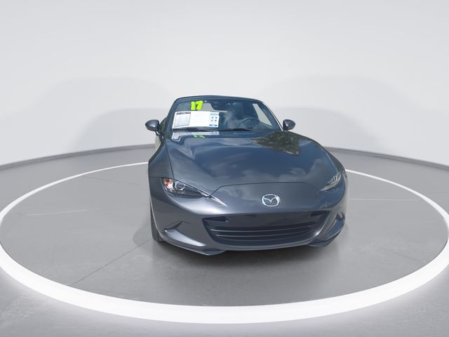 Used 2017  Mazda Grand Touring image 2