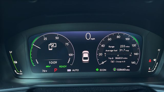 Used 2023  Honda Sport image 14