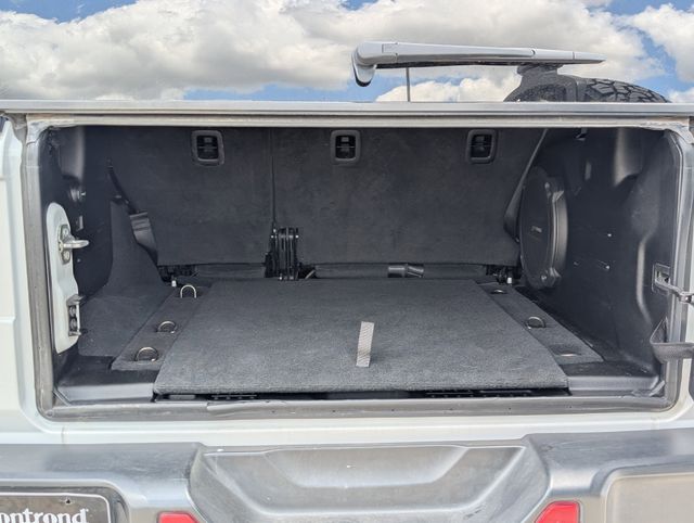 Used 2023 White Jeep Rubicon image 24