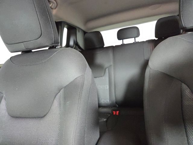 2017 Jeep Renegade Latitude North Edition photo 15