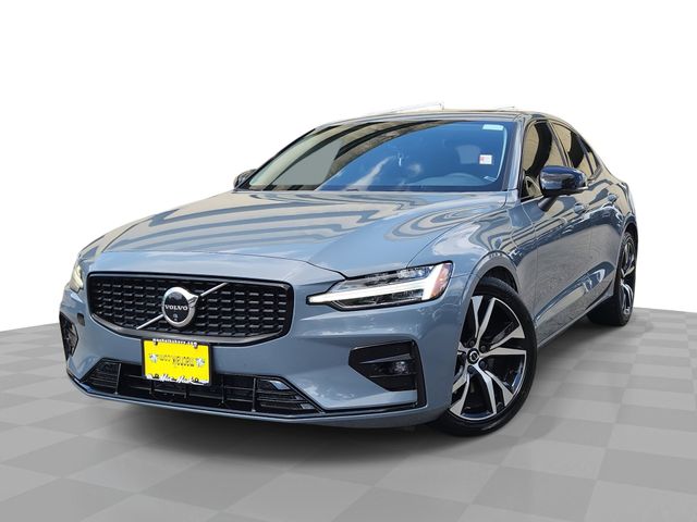 2024 Volvo S60 B5 Plus Dark Theme FWD