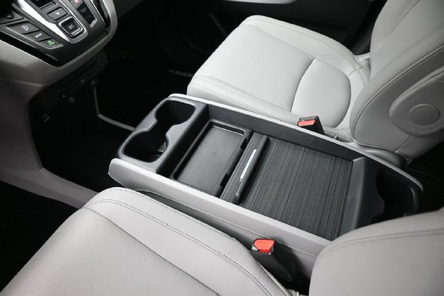 Used 2024 Honda Odyssey Van
