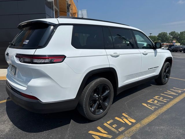 Used 2024 Bright White Clearcoat Jeep Altitude X image 5