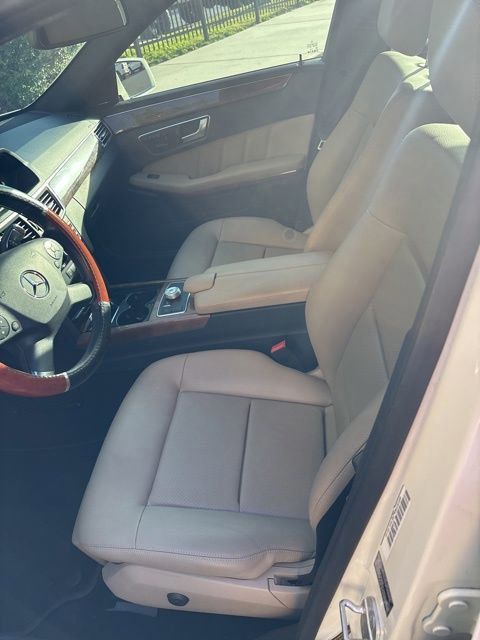 2012 Mercedes-Benz E-Class E350 Luxury photo