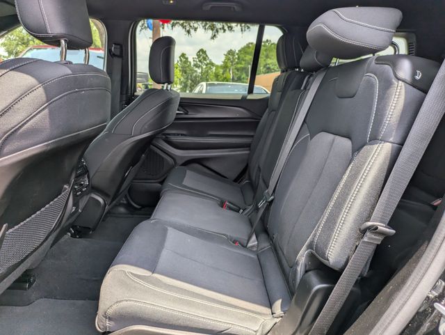 2024 Jeep Grand Cherokee L Laredo 4x4