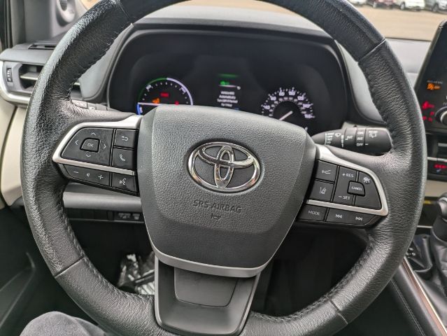 2021 Toyota Sienna XLE 20