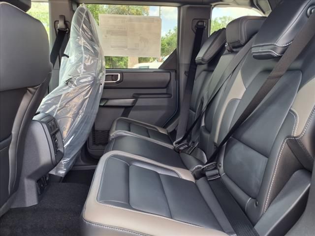 2025 Ford Bronco Outer Banks photo