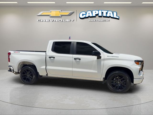 Used 2025 White Chevrolet Custom image 5