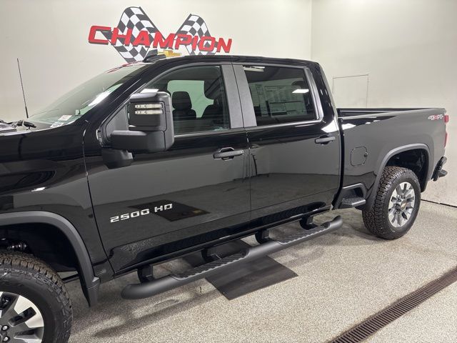 2025 Chevrolet Silverado 2500HD Custom photo
