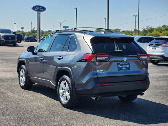 2021 Toyota RAV4 XLE 5