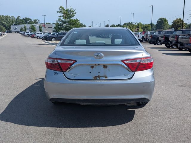 2015 Toyota Camry - Image 4