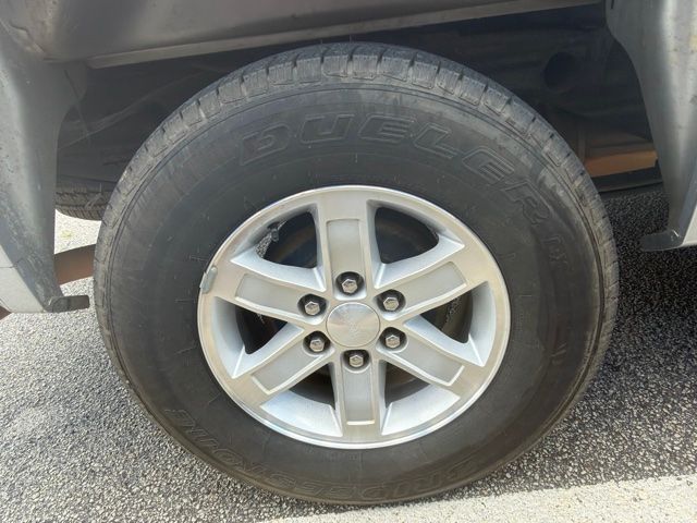 Used 2013 Silver GMC SLE image 6