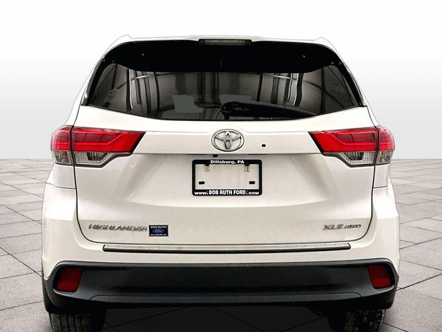 2019 Toyota Highlander XLE White at Subaru and VW of Moon Township