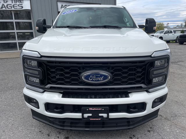 2024 Ford F-250SD Lariat - White Metallic exterior view 2