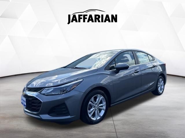 Used 2019 Chevrolet Cruze LT with VIN 1G1BE5SM5K7133332 for sale in Haverhill, MA