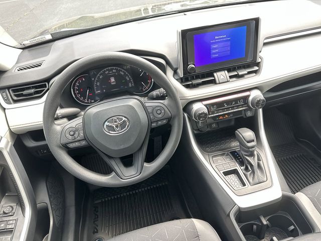 2024 Toyota RAV4 XLE 13