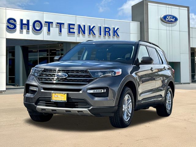 Certified Used 2023 Gray Ford XLT image 3