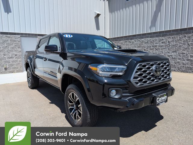Midnight Black Metallic 2021 Toyota Tacoma Pickup Truck Four-Wheel Drive 6-Speed Manual