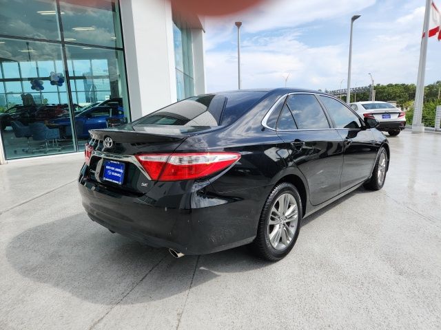 2015 Toyota Camry SE 30