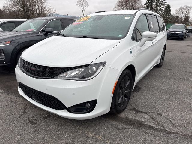 Bright White Clearcoat 2020 Chrysler Pacifica Hybrid Limited Red S FWD Minivan Front-Wheel Drive Automatic