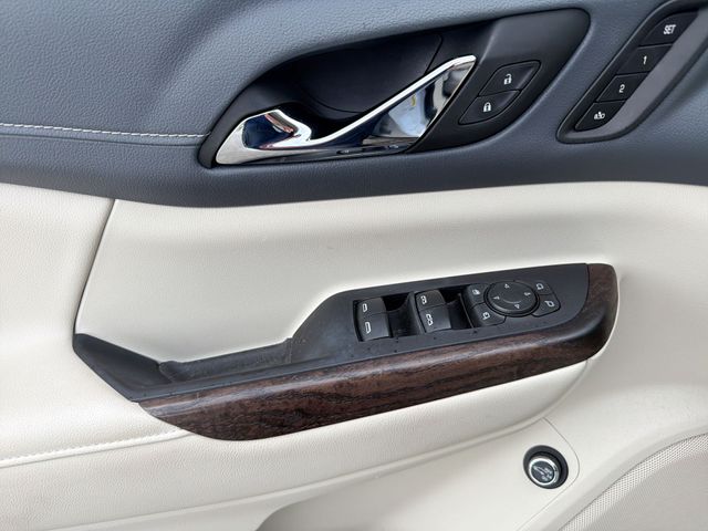 Used 2023 White GMC Denali image 16