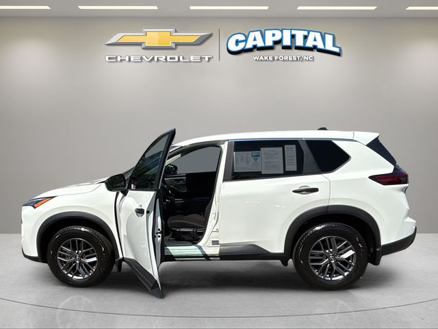 Used 2025 White Nissan S image 3