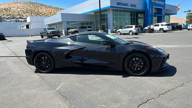 2024 Chevrolet Corvette Stingray 2