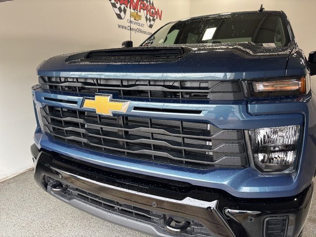 2025 Chevrolet Silverado 2500HD Custom photo