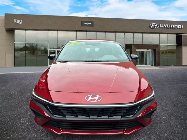 2025 Hyundai Elantra - Image 2